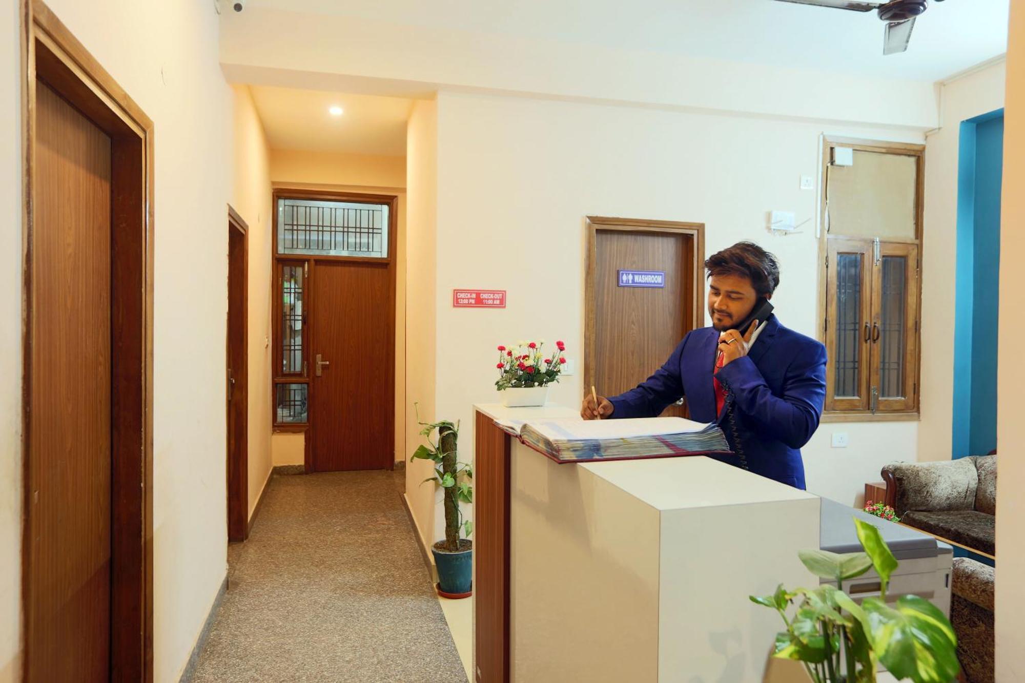 Hotel Ginger Palace - Corporate Hotel Noida Sector 62 Exterior foto